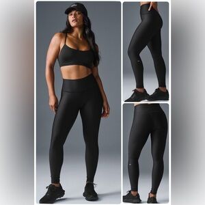Alo high waisted airlift leggings Black size L NWT